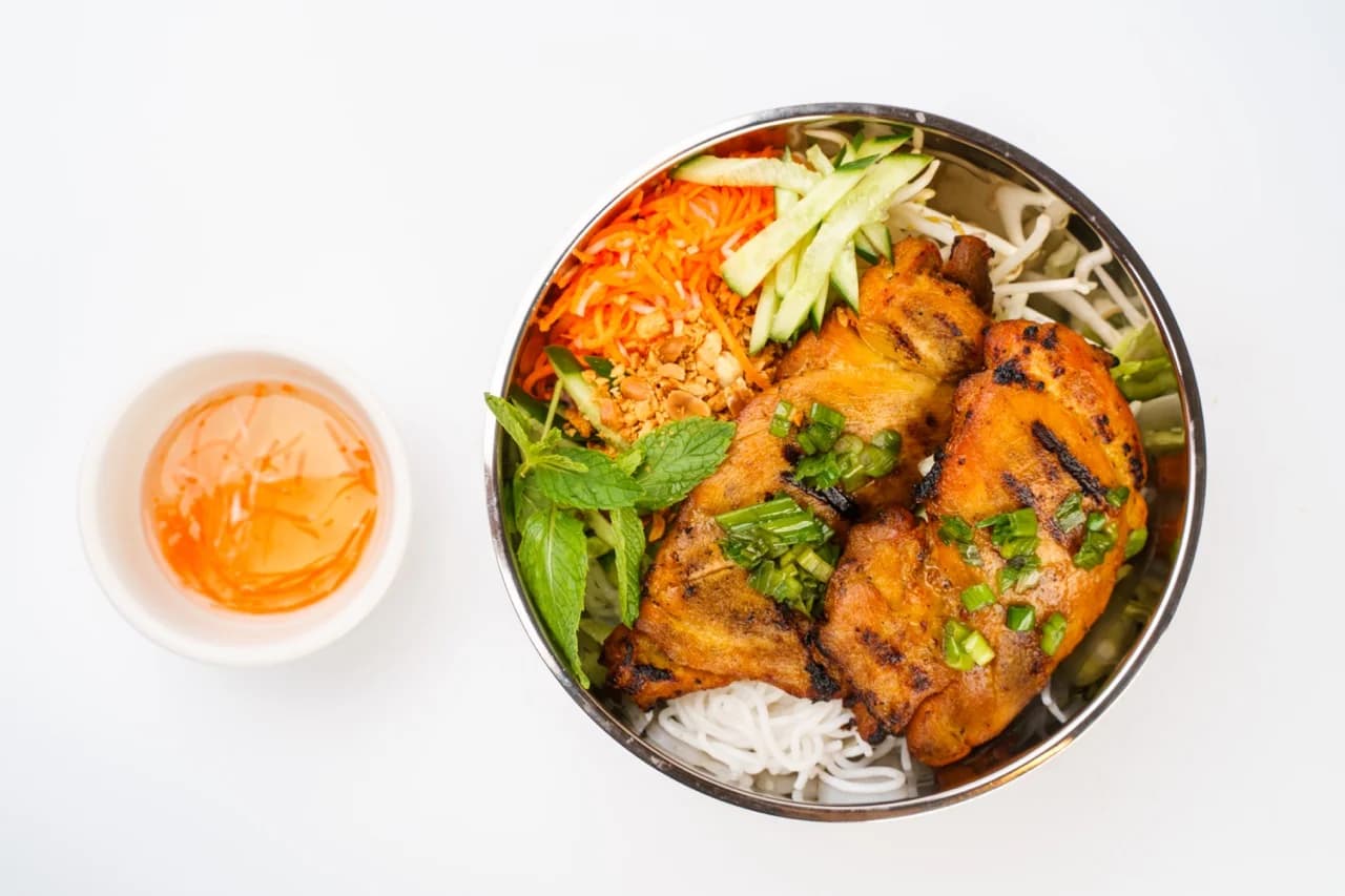 Vermicelli Bowl with Charbroiled Chicken