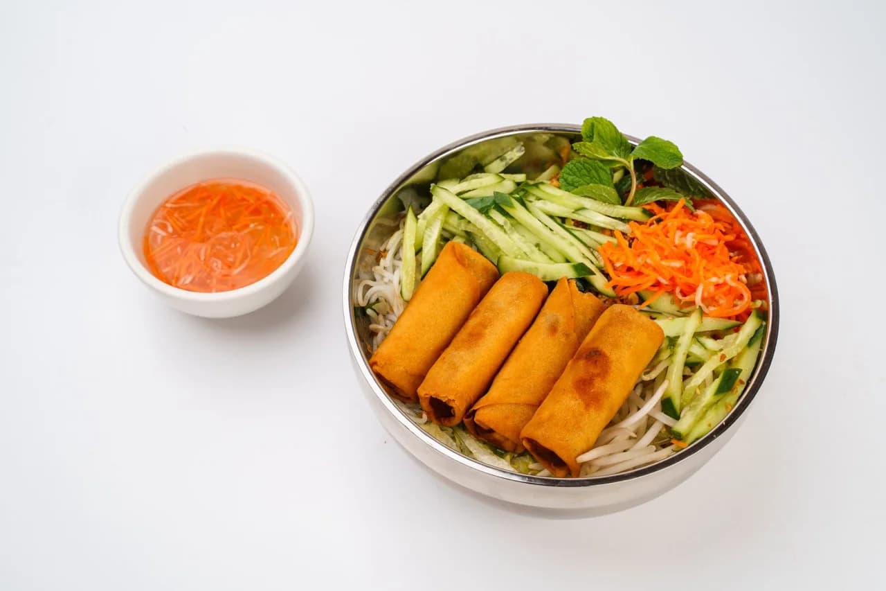 Vermicelli Bowl with Eggrolls